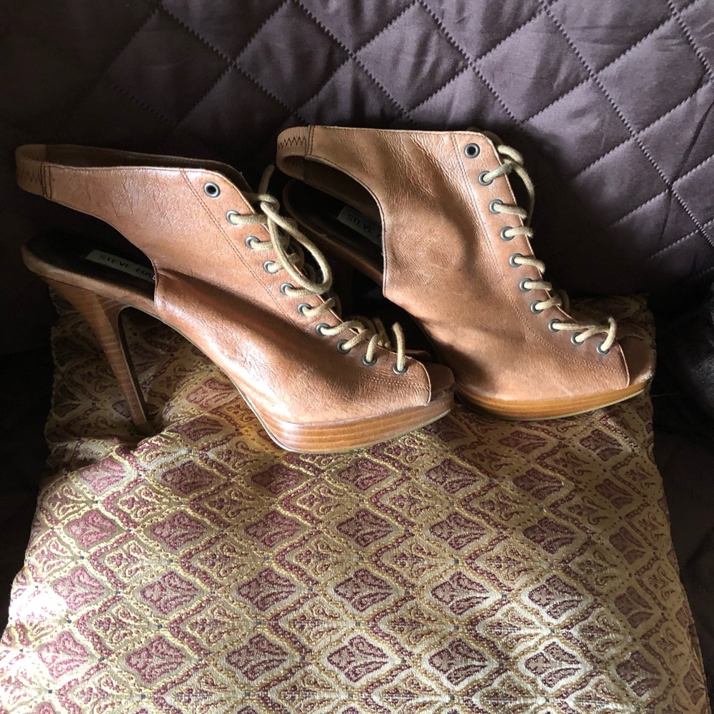 Steve Madden P Maxin Lace up peep toe heels